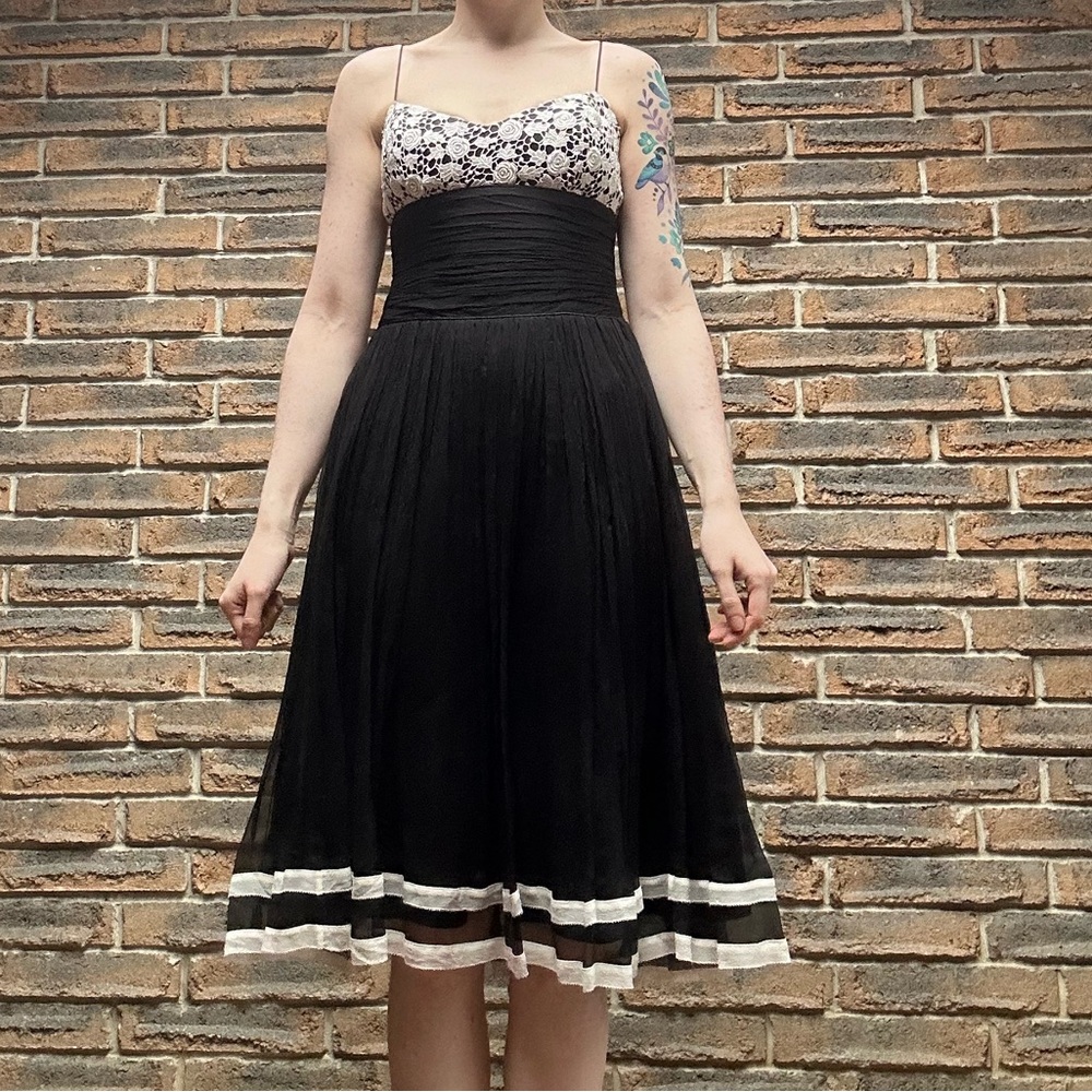 Sandra Angelozzi - 100% Silk Little Black Dress with White details - EUC